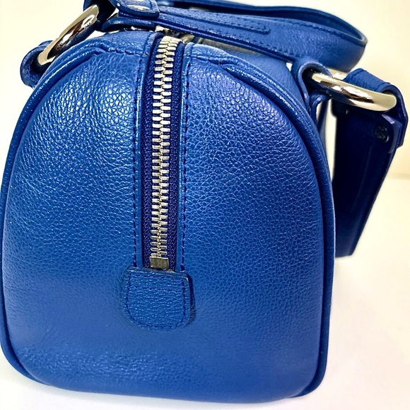 MCM Breathtakingly Beautiful Blue Pebbled Leather Boston Bag - Picture 6 of 14